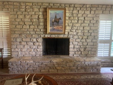 2 bedroom, 3 bath home in beautiful gated Pecan Plantation in on Pecan Plantation Country Club in Texas - for sale on GolfHomes.com, golf home, golf lot