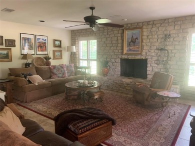 2 bedroom, 3 bath home in beautiful gated Pecan Plantation in on Pecan Plantation Country Club in Texas - for sale on GolfHomes.com, golf home, golf lot