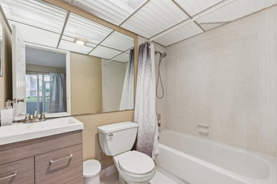 Beautifully maintained ground-floor 1 bedroom, 1.5 bath on Kings Point Golf -Flanders Way in Florida - for sale on GolfHomes.com, golf home, golf lot