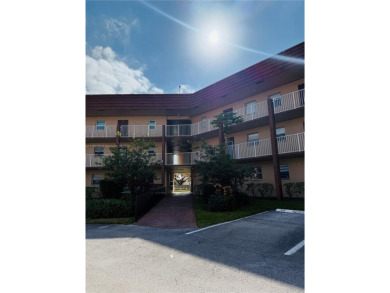 Freshly painted 1-bedroom, 1-bathroom condo located on the on Sunrise Lakes Phase III in Florida - for sale on GolfHomes.com, golf home, golf lot