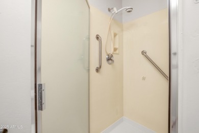 Beautiful Townhome in Sought-After Apache Wells II! Welcome to on Apache Wells Country Club in Arizona - for sale on GolfHomes.com, golf home, golf lot