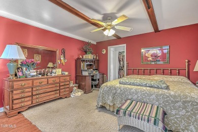 This stunning contemporary ranch home is situated on 1.71 acres on Link Hills Country Club in Tennessee - for sale on GolfHomes.com, golf home, golf lot