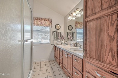 This stunning contemporary ranch home is situated on 1.71 acres on Link Hills Country Club in Tennessee - for sale on GolfHomes.com, golf home, golf lot