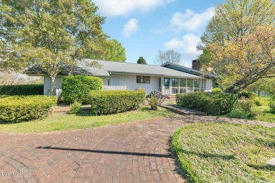 This stunning contemporary ranch home is situated on 1.71 acres on Link Hills Country Club in Tennessee - for sale on GolfHomes.com, golf home, golf lot