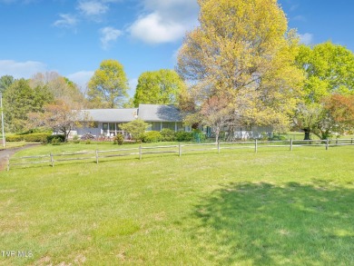 This stunning contemporary ranch home is situated on 1.71 acres on Link Hills Country Club in Tennessee - for sale on GolfHomes.com, golf home, golf lot