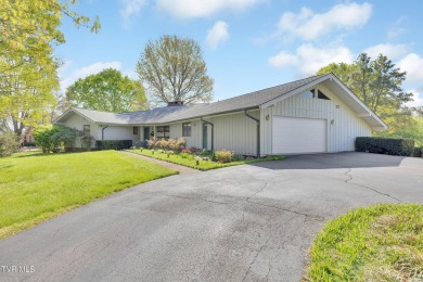 This stunning contemporary ranch home is situated on 1.71 acres on Link Hills Country Club in Tennessee - for sale on GolfHomes.com, golf home, golf lot