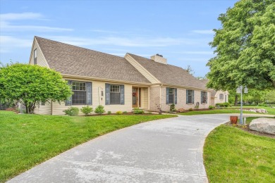 Swimmers and sunbathers delight at your own private oasis in on Lincolnshire Fields Country Club in Illinois - for sale on GolfHomes.com, golf home, golf lot