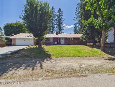 Spacious 3/2 single-level brick home very close to Pinehurst on The Pinehurst Golf Course in Idaho - for sale on GolfHomes.com, golf home, golf lot