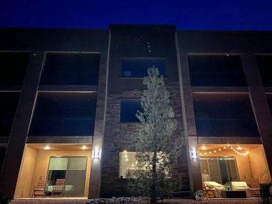 Golfers paradise, resort lifestyle+ million dollar views on edge on Sand Hollow Golf Resort in Utah - for sale on GolfHomes.com, golf home, golf lot