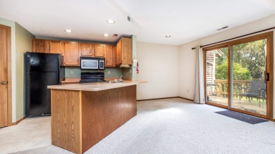Comfortable 1 bed, 2 bath Walnut Hill Golf Villa with on Eagle Ridge Inn and Resort in Illinois - for sale on GolfHomes.com, golf home, golf lot