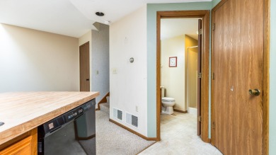 Comfortable 1 bed, 2 bath Walnut Hill Golf Villa with on Eagle Ridge Inn and Resort in Illinois - for sale on GolfHomes.com, golf home, golf lot