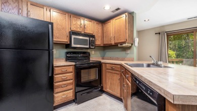 Comfortable 1 bed, 2 bath Walnut Hill Golf Villa with on Eagle Ridge Inn and Resort in Illinois - for sale on GolfHomes.com, golf home, golf lot
