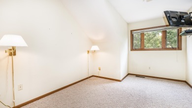Comfortable 1 bed, 2 bath Walnut Hill Golf Villa with on Eagle Ridge Inn and Resort in Illinois - for sale on GolfHomes.com, golf home, golf lot