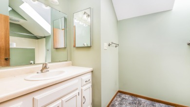 Comfortable 1 bed, 2 bath Walnut Hill Golf Villa with on Eagle Ridge Inn and Resort in Illinois - for sale on GolfHomes.com, golf home, golf lot