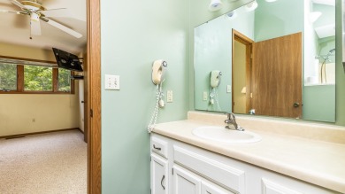 Comfortable 1 bed, 2 bath Walnut Hill Golf Villa with on Eagle Ridge Inn and Resort in Illinois - for sale on GolfHomes.com, golf home, golf lot