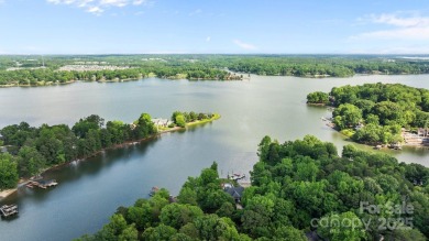 Enjoy peaceful living in this four-bed, three-bath townhome on River Hills Country Club in South Carolina - for sale on GolfHomes.com, golf home, golf lot