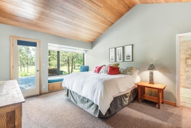 Situated on a peaceful cul-de-sac along the scenic Woodlands on Sunriver Woodlands Golf Course in Oregon - for sale on GolfHomes.com, golf home, golf lot