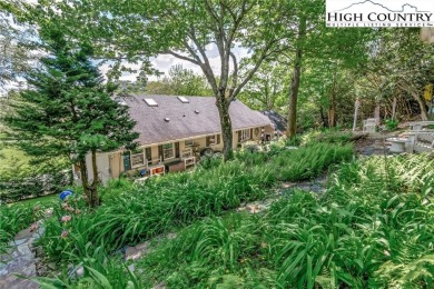 Charming Golf Course Gem in Blowing Rock! 

Welcome to your on Blowing Rock Country Club in North Carolina - for sale on GolfHomes.com, golf home, golf lot