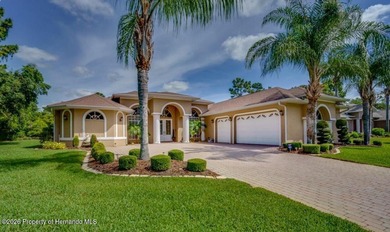 WELCOME TO YOUR BEAUTIFUL POOL HOME!! THIS STUNNING 3,000+ sq on Silverthorn Country Club in Florida - for sale on GolfHomes.com, golf home, golf lot
