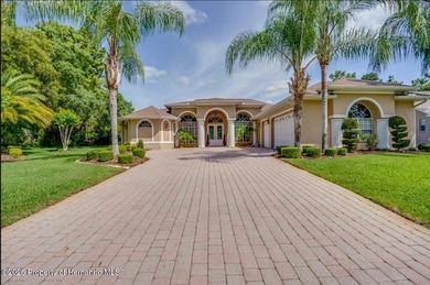 WELCOME TO YOUR BEAUTIFUL POOL HOME!! THIS STUNNING 3,000+ sq on Silverthorn Country Club in Florida - for sale on GolfHomes.com, golf home, golf lot