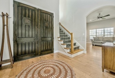 Welcome to your own private oasis in a highly sought-after on Tascosa Country Club in Texas - for sale on GolfHomes.com, golf home, golf lot