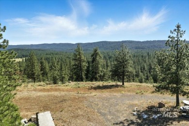 Lot 7 Block 1, conveniently accessible from both the lower Van on Meadowcreek Golf Resort in Idaho - for sale on GolfHomes.com, golf home, golf lot