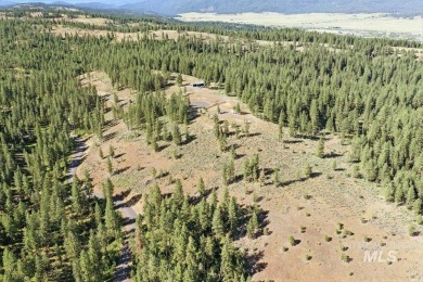 Lot 7 Block 1, conveniently accessible from both the lower Van on Meadowcreek Golf Resort in Idaho - for sale on GolfHomes.com, golf home, golf lot