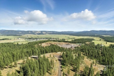 Lot 7 Block 1, conveniently accessible from both the lower Van on Meadowcreek Golf Resort in Idaho - for sale on GolfHomes.com, golf home, golf lot