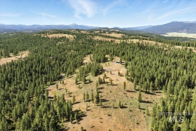 Lot 7 Block 1, conveniently accessible from both the lower Van on Meadowcreek Golf Resort in Idaho - for sale on GolfHomes.com, golf home, golf lot