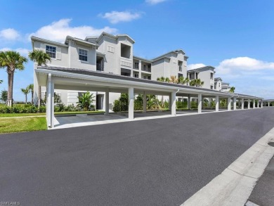 TOP FLOOR GOLF MEMBERSHIP INCLUDED-Enjoy exceptional value in on Panther Run Golf Club in Florida - for sale on GolfHomes.com, golf home, golf lot