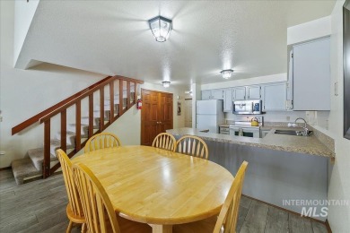 Discover the perfect blend of comfort and convenience in this on McCall Municipal Golf Course in Idaho - for sale on GolfHomes.com, golf home, golf lot