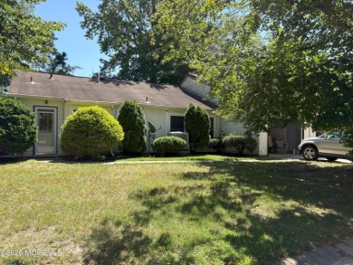 Welcome to this spacious St Tropez model in the popular on Leisure Village West Assoc. in New Jersey - for sale on GolfHomes.com, golf home, golf lot