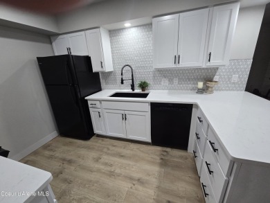 Discover the perfect blend of comfort and convenience with this on Twin Lakes Village Golf Course in Idaho - for sale on GolfHomes.com, golf home, golf lot