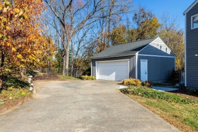 OPEN HOUSE: Sun Nov 10th 1-2pm. Cool, expansive & contemporary on Waynesboro Country Club in Virginia - for sale on GolfHomes.com, golf home, golf lot