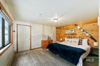 Discover the perfect blend of comfort and convenience in this on McCall Municipal Golf Course in Idaho - for sale on GolfHomes.com, golf home, golf lot