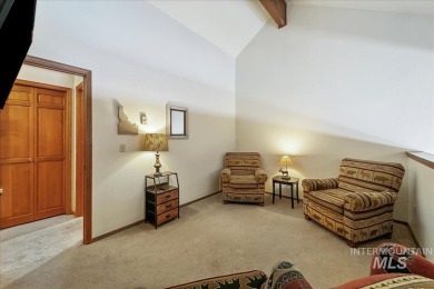 Discover the perfect blend of comfort and convenience in this on McCall Municipal Golf Course in Idaho - for sale on GolfHomes.com, golf home, golf lot