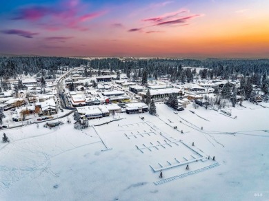 Discover the perfect blend of comfort and convenience in this on McCall Municipal Golf Course in Idaho - for sale on GolfHomes.com, golf home, golf lot