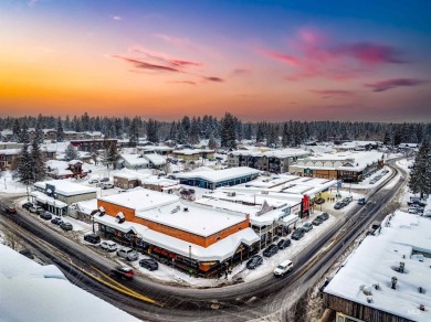 Discover the perfect blend of comfort and convenience in this on McCall Municipal Golf Course in Idaho - for sale on GolfHomes.com, golf home, golf lot