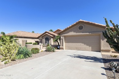Welcome home to this bright and beautiful 3 bedroom 2 bath on Sun Lakes Country Club in Arizona - for sale on GolfHomes.com, golf home, golf lot