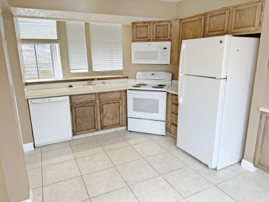 This beautiful condo offers vaulted ceilings, large kitchen and on St. George Golf Course in Utah - for sale on GolfHomes.com, golf home, golf lot