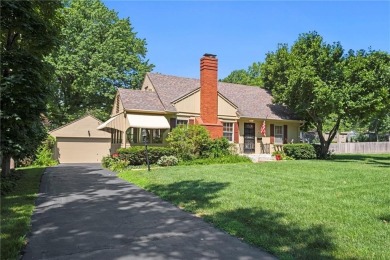 THIS IS YOUR BEST CHANCE TO GET INTO THE GOLDEN TRIANGLE! on Mission Hills Country Club in Kansas - for sale on GolfHomes.com, golf home, golf lot