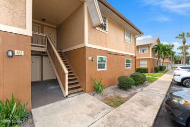 Beautifully updated 2-bedroom, 2-bath condo in Prime Melbourne on Mallards Landing Golf Course in Florida - for sale on GolfHomes.com, golf home, golf lot