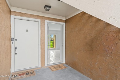 Beautifully updated 2-bedroom, 2-bath condo in Prime Melbourne on Mallards Landing Golf Course in Florida - for sale on GolfHomes.com, golf home, golf lot