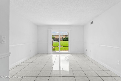 Beautifully updated 2-bedroom, 2-bath condo in Prime Melbourne on Mallards Landing Golf Course in Florida - for sale on GolfHomes.com, golf home, golf lot