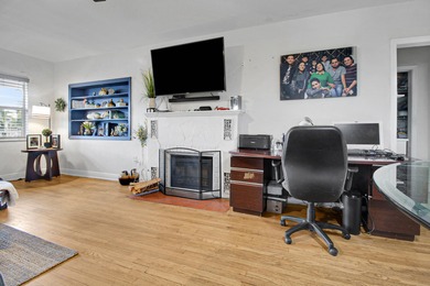 Welcome to this inviting 2 bedroom, 1 bathroom home in the heart on Lake Worth Municipal Golf Course in Florida - for sale on GolfHomes.com, golf home, golf lot