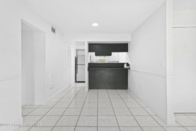 Beautifully updated 2-bedroom, 2-bath condo in Prime Melbourne on Mallards Landing Golf Course in Florida - for sale on GolfHomes.com, golf home, golf lot