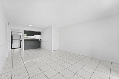 Beautifully updated 2-bedroom, 2-bath condo in Prime Melbourne on Mallards Landing Golf Course in Florida - for sale on GolfHomes.com, golf home, golf lot