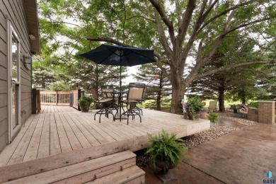 Come Tour this Beautiful 4 bed 4 bath home directly across the on Brandon Municipal Golf Course in South Dakota - for sale on GolfHomes.com, golf home, golf lot