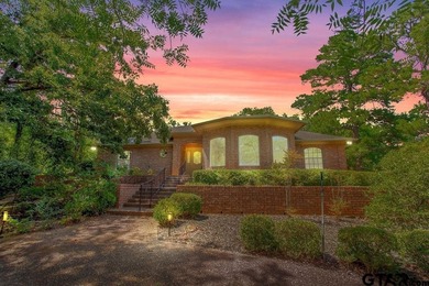 PRICE REDUCED TO $394,500!!!   Set on a beautifully landscaped on Hide-A-Way Lake Golf Course in Texas - for sale on GolfHomes.com, golf home, golf lot
