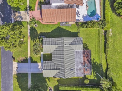 A Golfer's Dream in Indian Spring Country Club!  This 3BR + 2.5 on Indian Spring Golf and Country Club in Florida - for sale on GolfHomes.com, golf home, golf lot